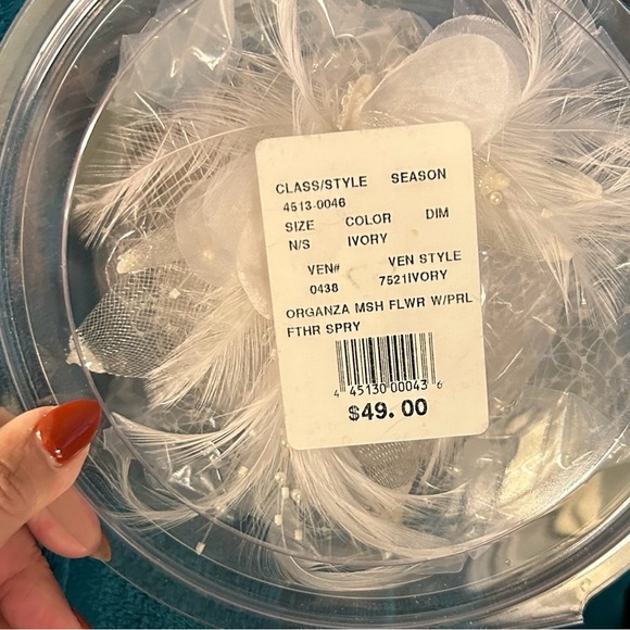 David’s Bridal Headpieces Ivory (2) Organza Feathers Pearls and Rhinestones - Picture 6 of 13